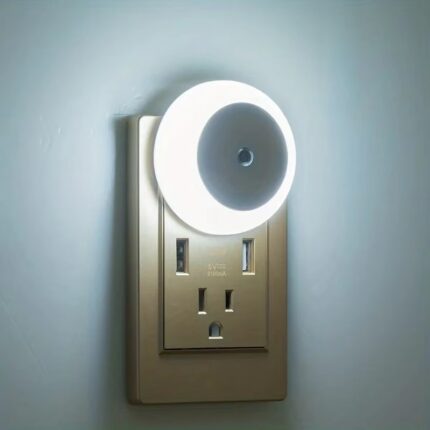 Smart LED Night Light with Dusk to Dawn Sensor